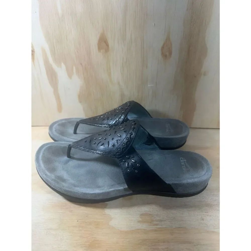Dansko Black Embellished Thong Sandals Women’s Size 10.5